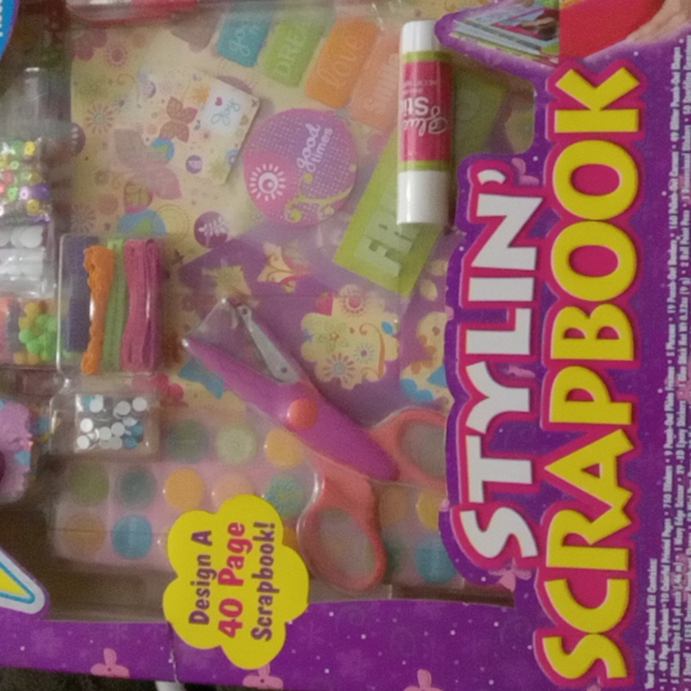 Lit' girls scrapbook